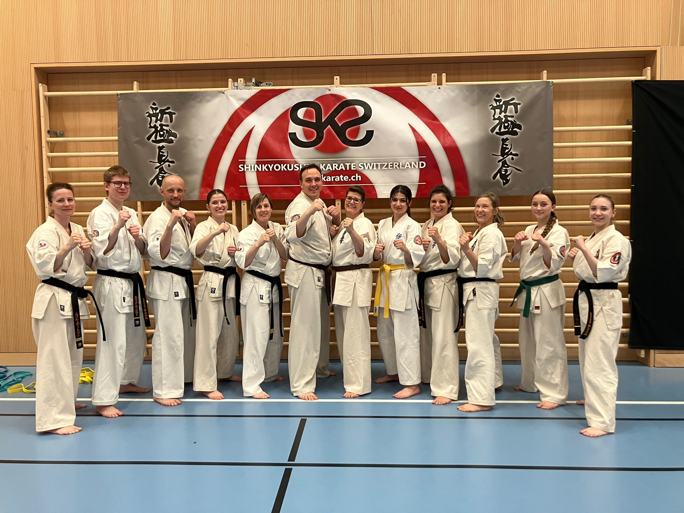 5bbbf19e-dfa6-4253-870a-133a1d220128