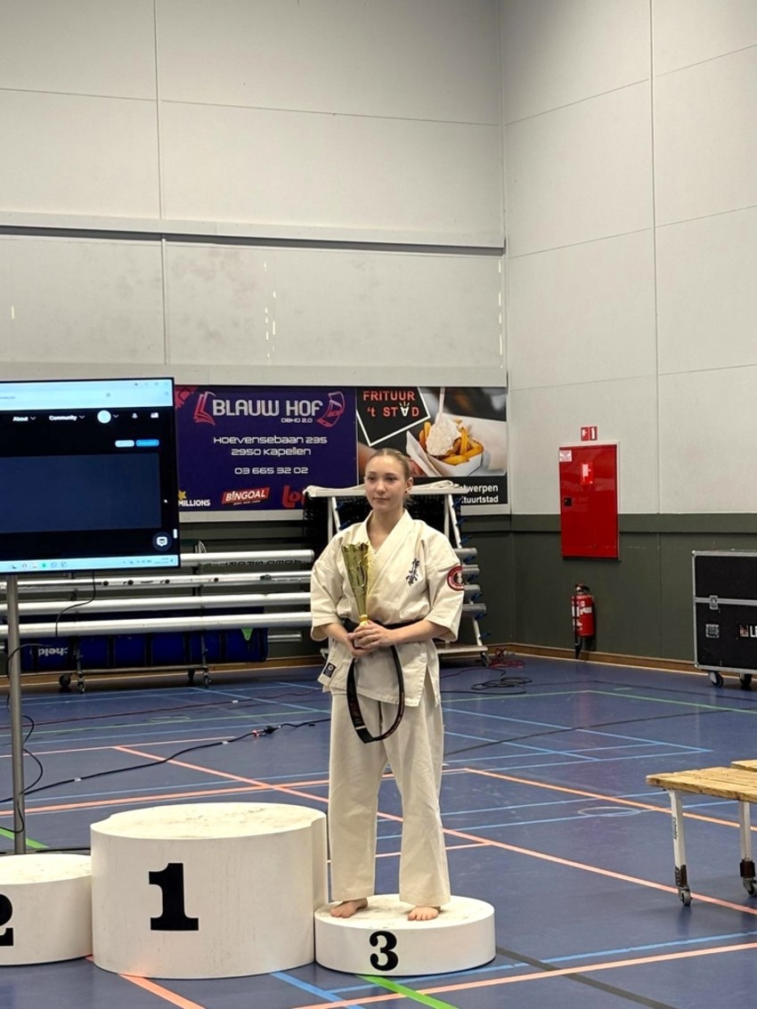 b868aead-3382-43f5-bba9-189572345a19-484d7067e10d2b9835c83725d68f2015