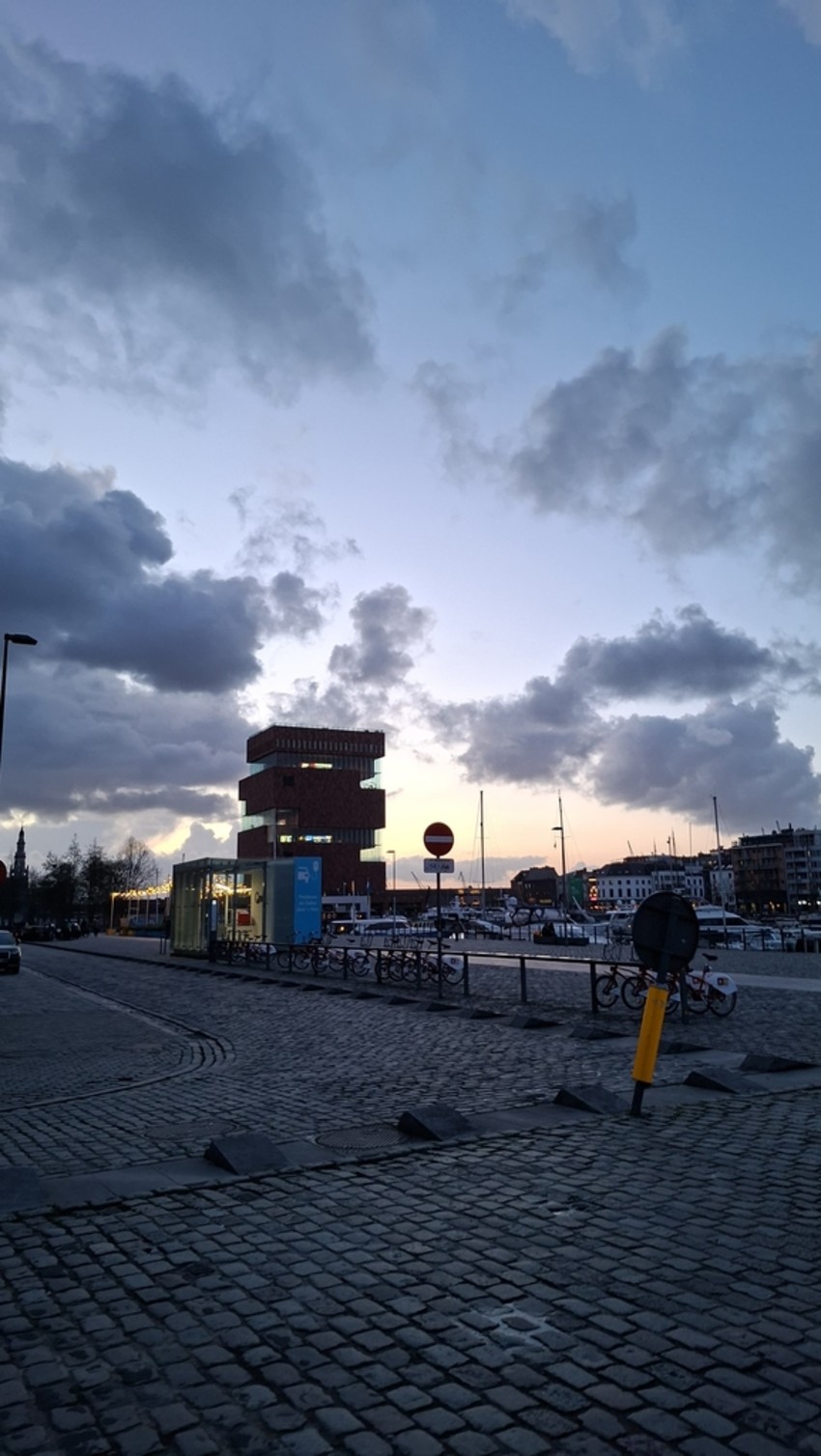 c5b117a8-a5ca-4e54-9784-aec0d61a7f31-2a5fbd7ff17433906cb813d980d3e24d